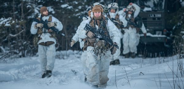 
 Латвия планирует направить военных в Украину 