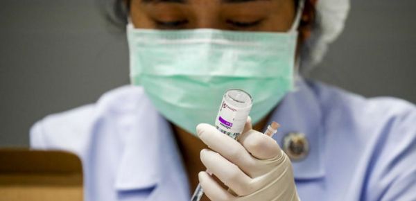 
ОАЭ запретят своим гражданам, непривитым от коронавируса, выезжать за границу 