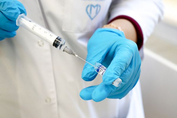 Pfizer, CoronaVac, Astrazeneca, Moderna: где в Днепре можно вакцинироваться