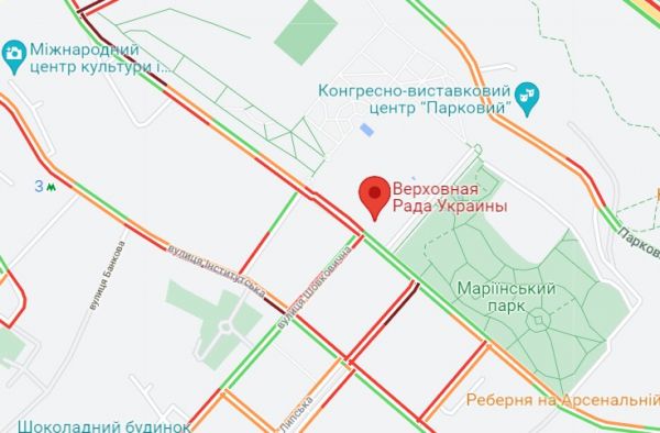 
В центре Киева протест антивакцинаторов: блокируют дороги у Рады – фото, видео, карта 