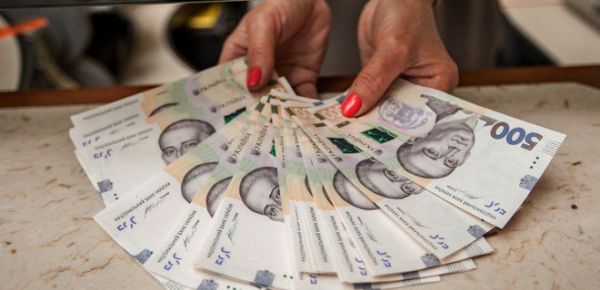 
В Украине резко выросли зарплаты. Средняя подскочила на 3100 грн за месяц – Госстат 