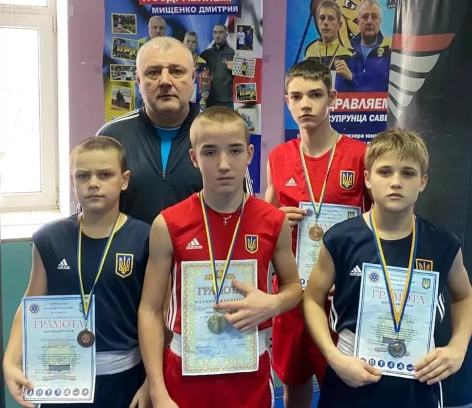 Четыре боксера из Бердянска попали в призы на турнире в Селидово