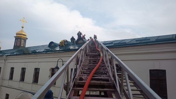 
 В Киево-Печерской лавре горела мастерская по росписи икон, есть пострадавшие – фото 