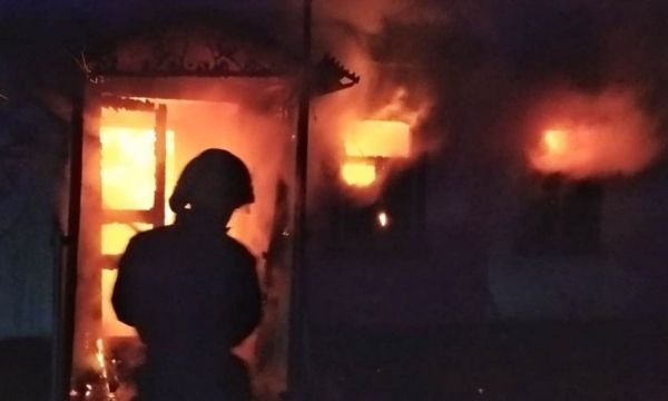 Спасают от возгораний частные дома пожарные на Херсонщине