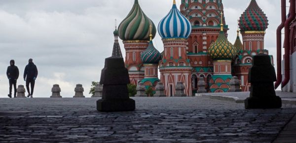 
Российские активы и рубль обвалились на фоне ситуации на Донбассе 