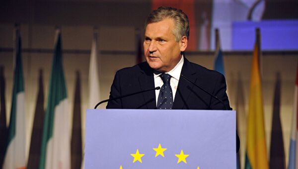 В Днепр едут экс-президент Польши и экс-премьер Швеции