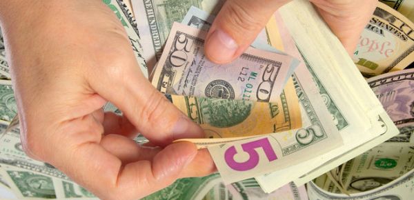 
Частные лица перевели в Украину рекордные $15 млрд за год 