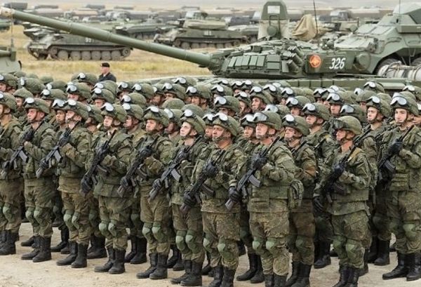 На границе Украины РФ уже сосредоточила 70% войск, необходимых для нападения