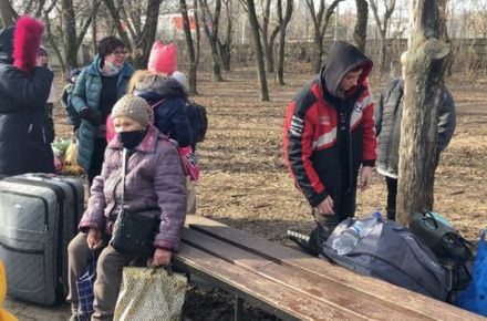 До Вінниці прибувають біженці з різних міст України                     

