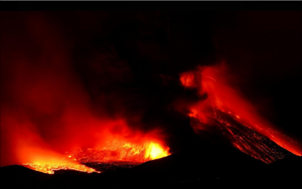Вулканическое облако от извержения вулкана Этна накрыло и Херсонщину