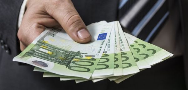 
Евросоюз резко ухудшил прогноз инфляции из-за дорогих энергоресурсов 
