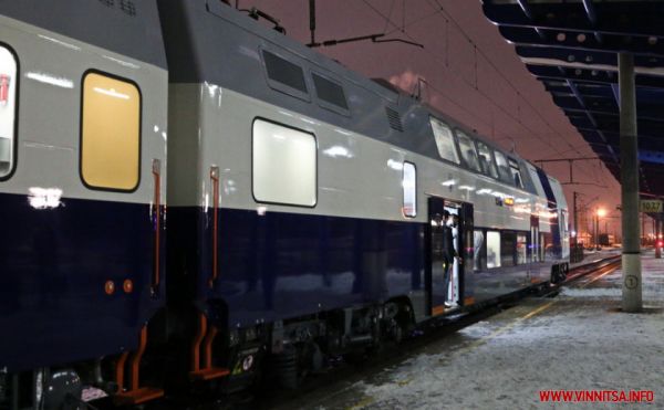Двоповерховий потяг Skoda, який зупиняється у Вінниці, Калинівці, Гнівані та Козятині за місяць перевіз 13 тисяч пасажирів                    
