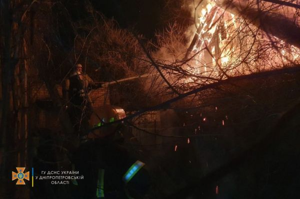 В Покровском районе Кривого Рога сгорел жилой дом (Фото)