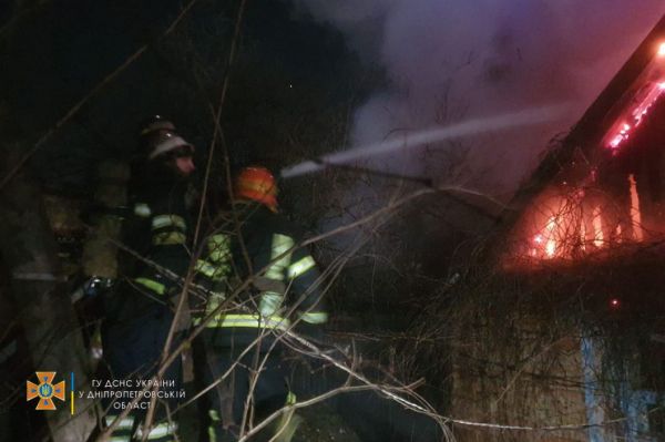 В Покровском районе Кривого Рога сгорел жилой дом (Фото)