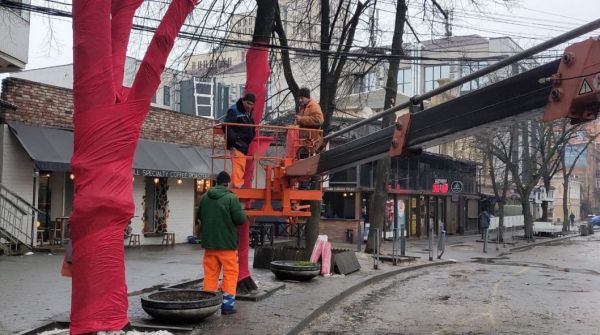 Чайна-таун в Днепре: на улице Баррикадной готовятся к празднованию Китайского Нового года