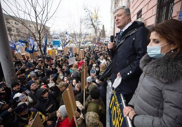 Петру Порошенко оставили прежнюю меру пресечения. 