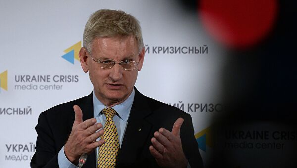 В Днепр едут экс-президент Польши и экс-премьер Швеции