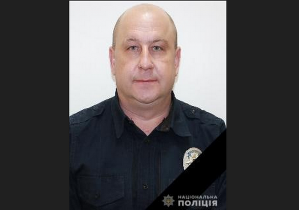 На Вінниччині автомобіль насмерть збив поліцейського під час виконання службових обов’язків                    
