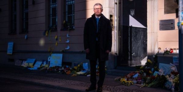 Украинский дипломат рассказал, почему в Германии медлили с санкциями и военной помощью