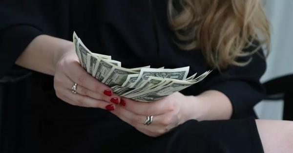 Почему украинская гривна девальвировала меньше, чем российский рубль: мнение эксперта - Новости экономики