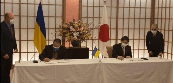 
Япония подписала с Украиной соглашение о бесплатной передаче ВСУ защитного снаряжения 