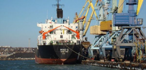 
Россия начала грабить украинские порты. В Бердянске угнали 5 кораблей с зерном – глава ОВА 