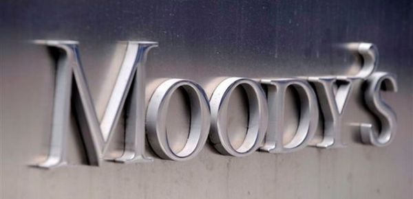 
Moody's понизило рейтинги 39 российских финансовых организаций до преддефолтных 