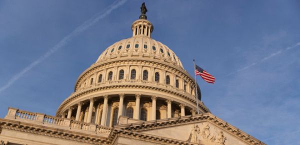 
Конгресс США увеличил до $13,6 млрд помощь Украине. Часть пойдет на сделку по самолетам 