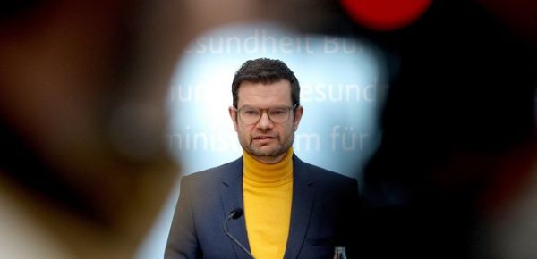 
Берлин: Поставка танков и тяжелого вооружения Украине – не вступление Германии в войну 