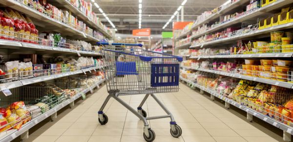 
Инфляция в Украине ускорилась до 13,7%. Дорожают продукты и лекарства 