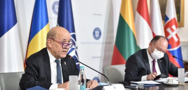 
России нельзя дать ни шанса на победу, ставки слишком высоки – глава МИД Франции 