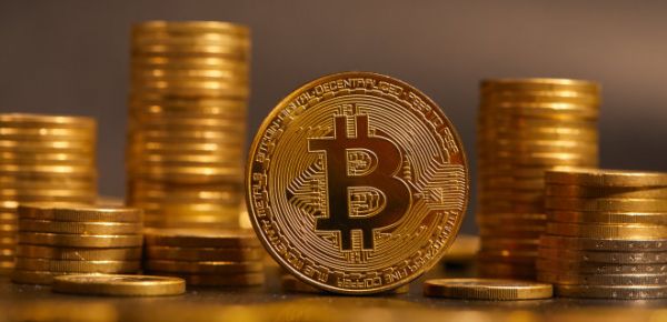 
Биткоин резко подешевел. Цена опускалась ниже $28 000 