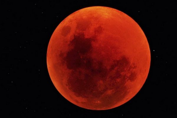 В Україні спостерігатимуть криваве місячне затемнення                    
