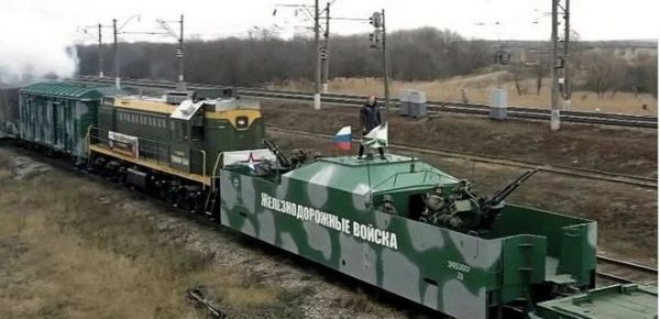 
Арестович опроверг информацию о подрыве бронепоезда РФ в Мелитополе: подорвали пути 