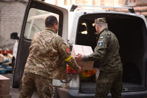 Волонтеры Днепра передали бойцам теробороны тонны гуманитарной помощи (Фото)