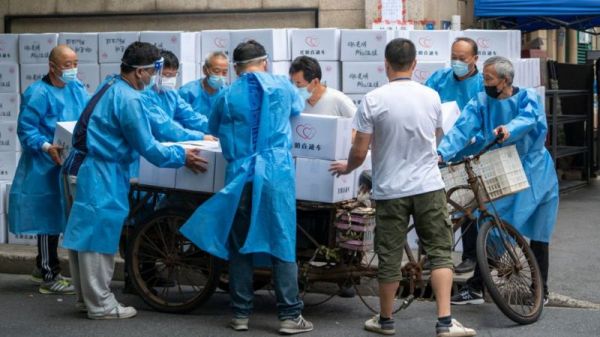 Коронавирус в Шанхае: жесткий локдаун, дезинфекции, а в больницу — только с разрешения властей