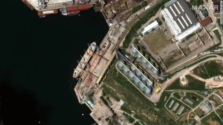 Спутниковые снимки зафиксировали, как оккупанты крадут украинское зерно