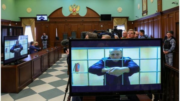 Навальный рассказал о переводе в колонию строгого режима