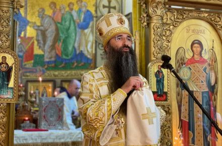 У Вінницькій єпархії УПЦ московського патріархату, шістьох священиків, які перейшли ПЦУ, назвали розкольниками і заборонили в служінні                     
