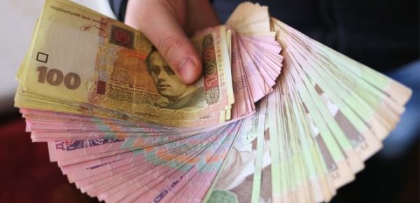 
Украина тратит вдвое больше, чем зарабатывает. Дефицит бюджета в мае вырос на 40% 