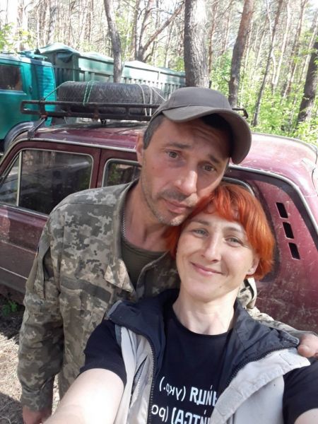 «В небі зривались ракети, а ми давали шлюбну обітницю». Волонтерка і військовий з Вінниччини одружились на фронті                     
