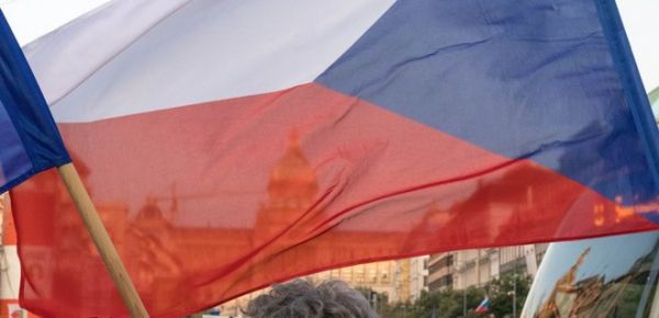 
Чехия продлила запрет на выдачу виз и видов на жительство россиянам и беларусам 