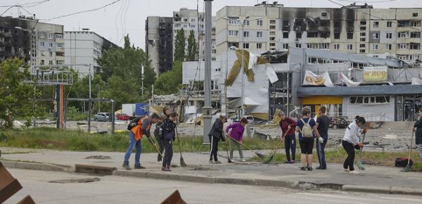 
Правозащитники Amnesty обвинили Россию в военных преступлениях в Харькове 
