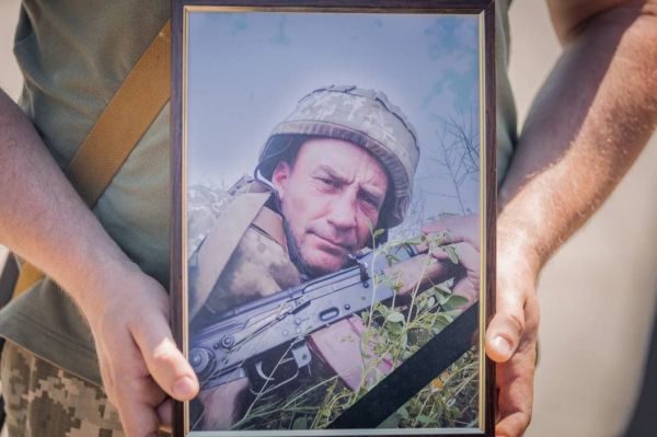 Осталось четверо детей: в боях с оккупантами погиб железнодорожник из Днепропетровщины