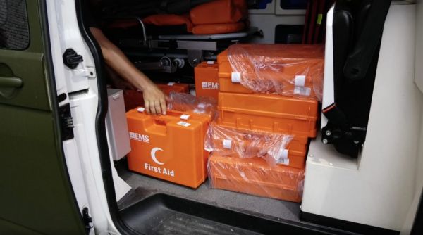 В Днепре волонтеры передали ВСУ автомобиль скорой помощи с рентген-аппаратом