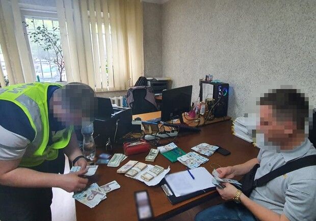 В Киеве владелец СТО продавал внедорожники, переданные для ВСУ. 