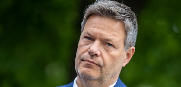 
Российская экономика терпит крах. Время работает против РФ – глава Минэкономики Германии 
