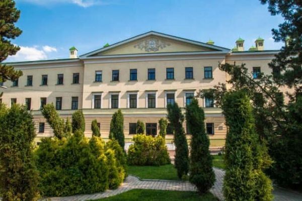 Скандал вокруг больницы Мечникова: что говорят врачи и горожане