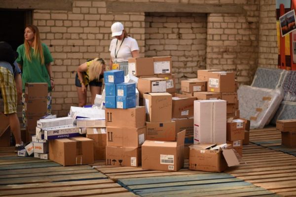 Волонтеры Днепра доставили гуманитарную помощь в горячие точки Украины (Фото)