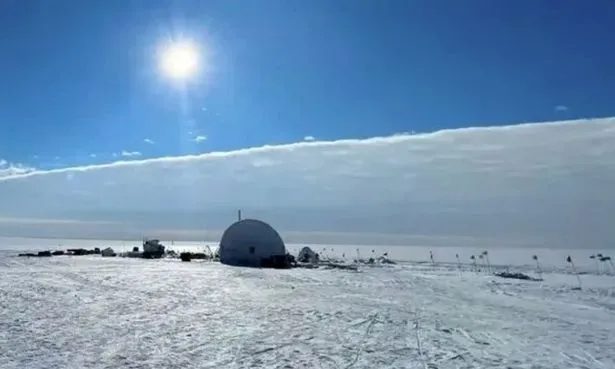 Под ледником Антарктиды нашли "скрытый мир"